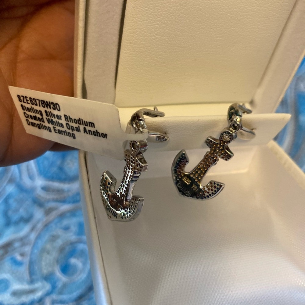 🔥Price drop $30🔥White Opal Anchor Dangling Earrings